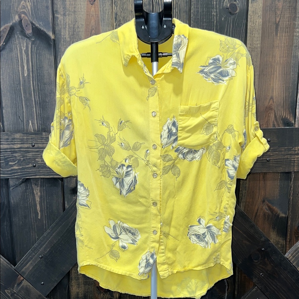 New Collection Floral Shimmer Button Front Top XL Yellow Made in Italy Boho Cuff